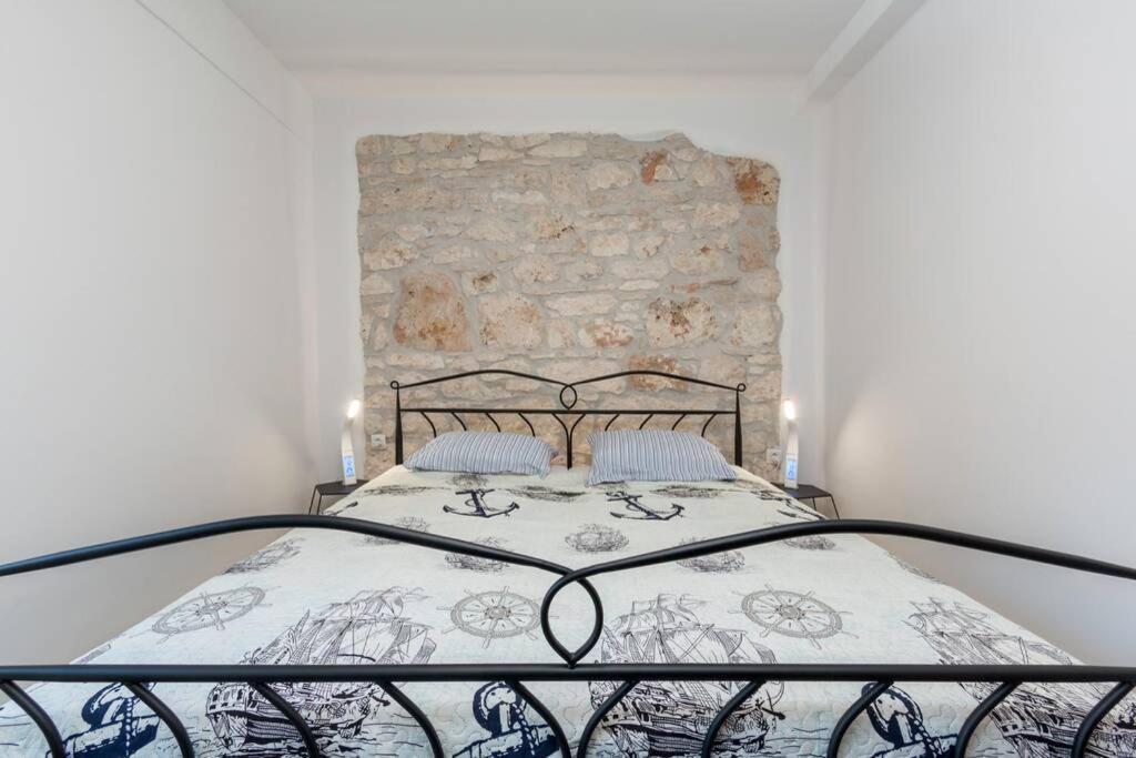 Predivan Novouredeni Apartman U Blizini Mora Banjole Exterior photo